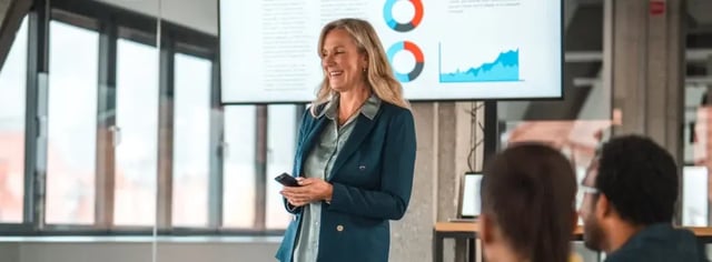 Solution Architect die presentatie laat zien