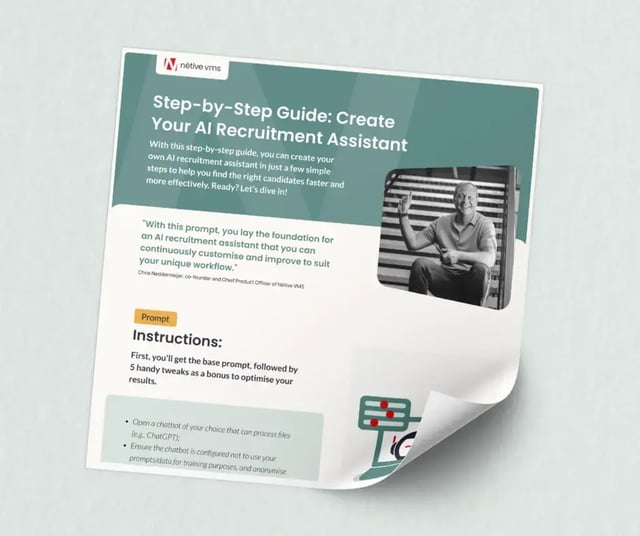 Afbeelding van een brochure met de titel "Step-by-Step Guide: Create Your AI Recruitment Assistant" van Nétive VMS, inclusief instructies en een foto van een lachende man.