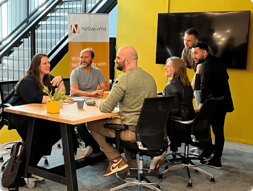 Collegas-overleg-aan-tafel-1536x1160 Collegas-overleg-aan-tafel-1536x1160